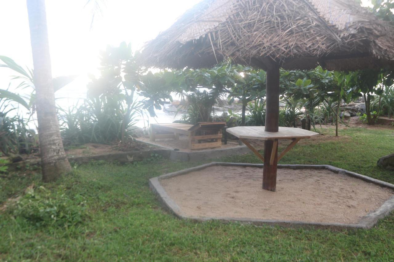 Beach Rip Rap Cabana And Guest Hotel Galle Luaran gambar
