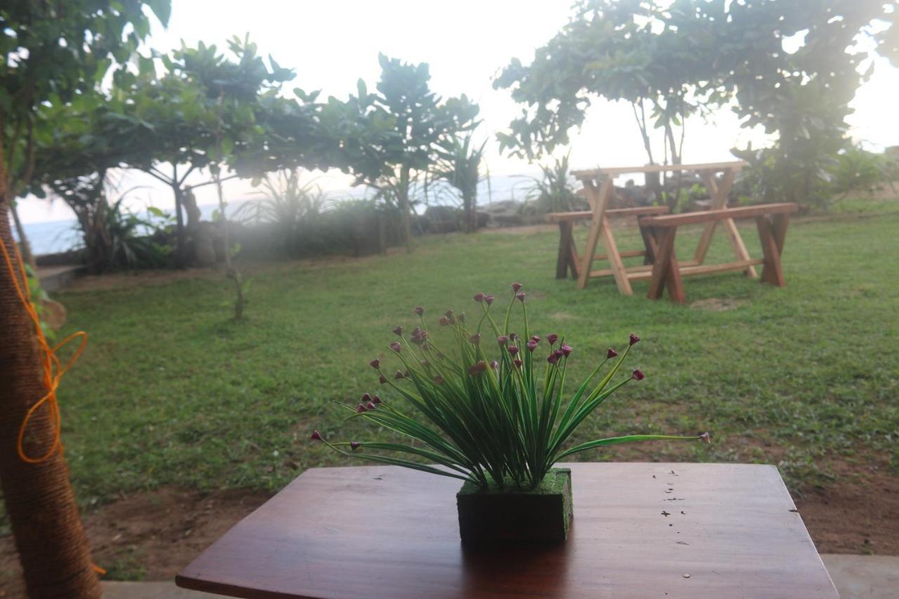 Beach Rip Rap Cabana And Guest Hotel Galle Luaran gambar